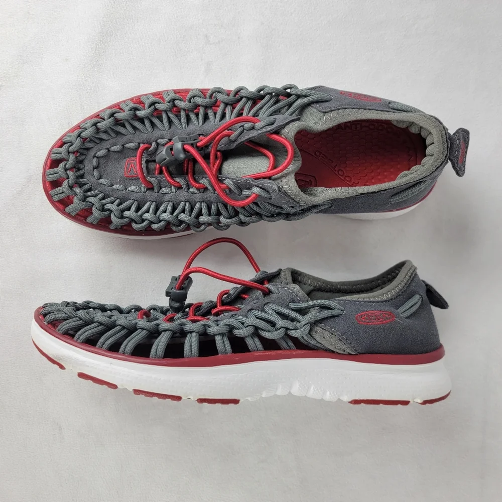 Keen Uneek O2 Sport Sandals‎ 1015485 Gray Red Size 4 Paracord Watershoes Hiking